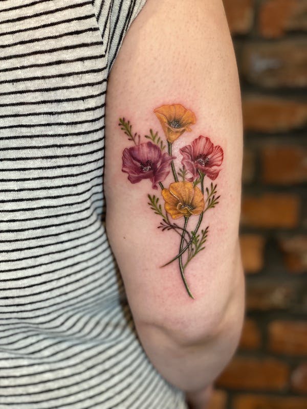 #11 Brian, Color realism_fine line Tattoo, Poppy Flowers back arm