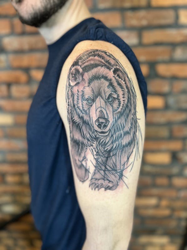#6 Brian, Black _ Grey realism mini Geometric Tattoo, Bear half sleeve