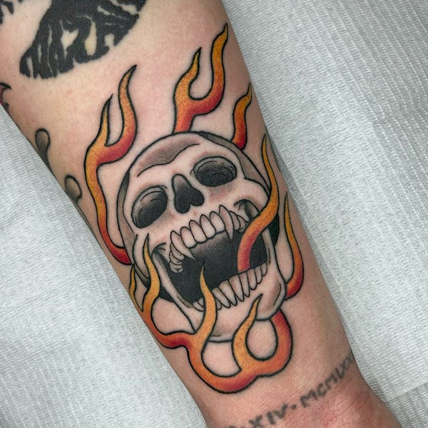 Flaming Skull Tattoo by Ashley, Fattys Tattoos & Piercings